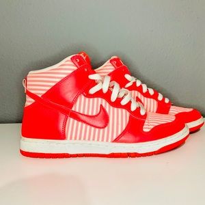 ❣️Hi Top Nike Sneakers❣️